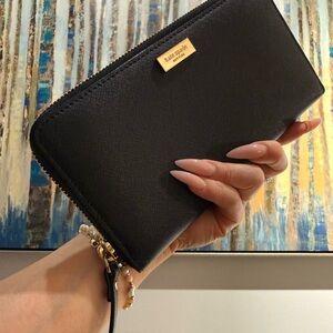 Kate Spade black leather w gold hardware continental wallet